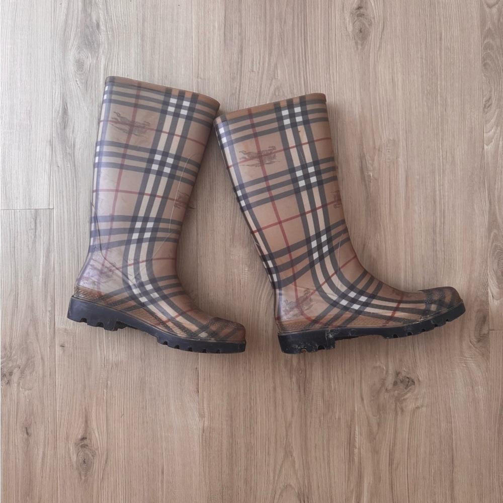 Burberry Beige and Black Checkered Boots - Picture 2 of 5